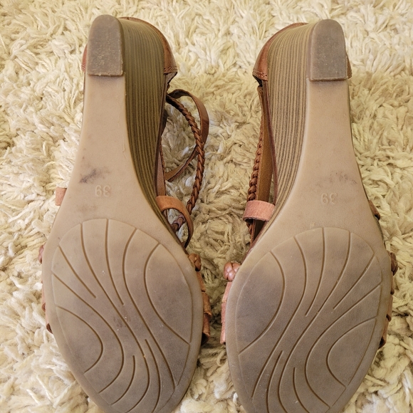 Genuine Leather ALDO Sandals - Picture 5 of 5